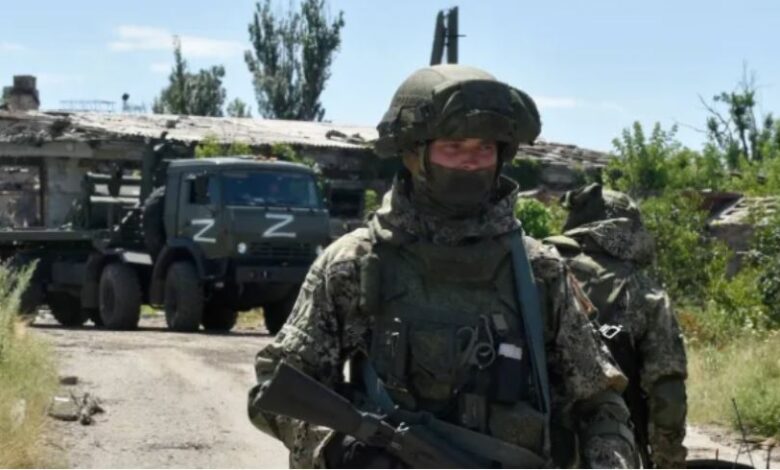Ushtarët rusë braktisin luftën në Ukrainë, marrin taksi për t’u kthyer në shtëpi