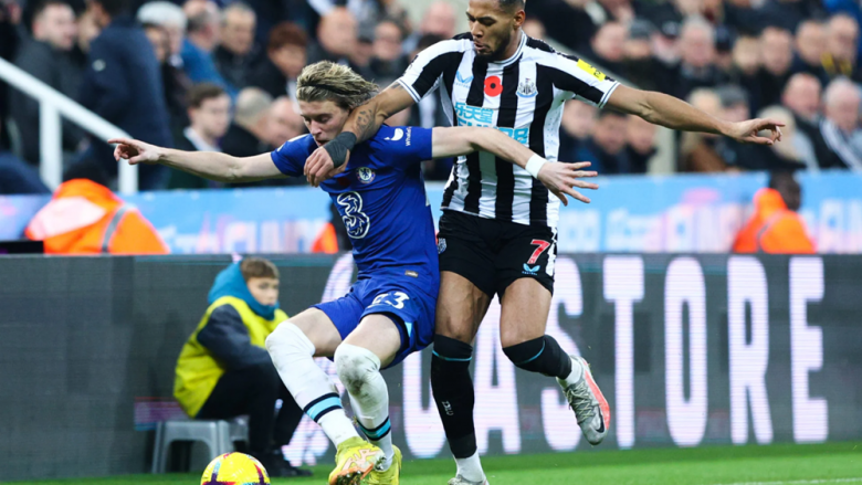 Newcastle kërkon transferimin e tre futbollistëve nga Chelsea