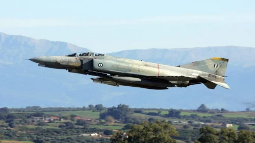 Rrëzohet avioni i forcave ajrore greke, gjendet i vdekur njëri prej pilotëve