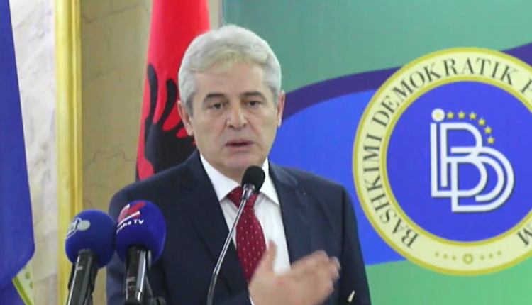 Ahmeti: Të mirat nuk vijnë me uratë, por më pushkë të gjatë