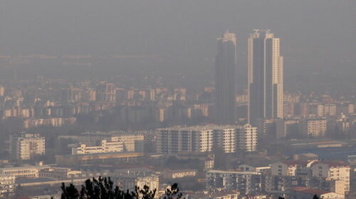 Mbi 100 objekte publike në Shkup ngrohen me naftë dhe mazut