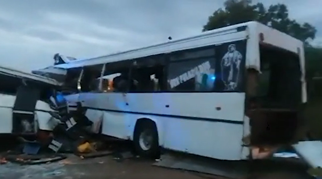 Përplasen dy autobusë: Të paktën 40 viktima e dhjetëra të plagosur rëndë