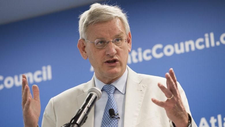 Carl Bildt: Propozimi evropian, marrëveshje e drejtë për Kosovën dhe Serbinë