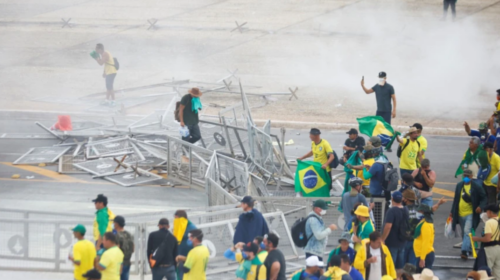 Brazil, mbështetësit e Bolsonaros pushtojnë Kongresin, rrethojnë pallatin presidencia