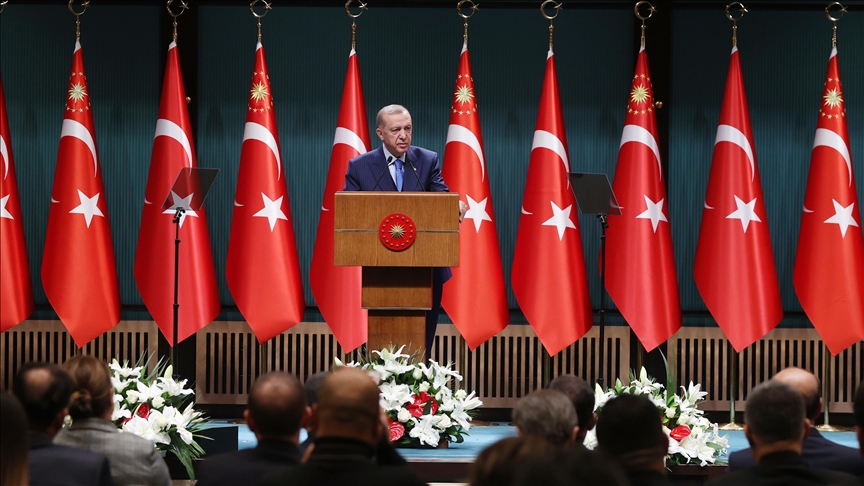 Erdoğan dënon djegien e Kuranit: Asnjë individ nuk e ka lirinë të ofendojë besimin e muslimanëve apo feve të tjera
