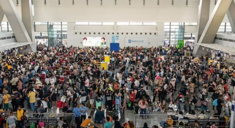 Filipine/ Mijëra njerëz të bllokuar ditën e Vitit të Ri pasi ndërprerja e energjisë goditi aeroportin