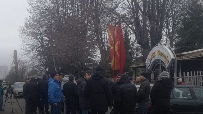 Protesta para NTP-së në Shkup, transportuesit privat kërkojnë zgjidhjen e problemit