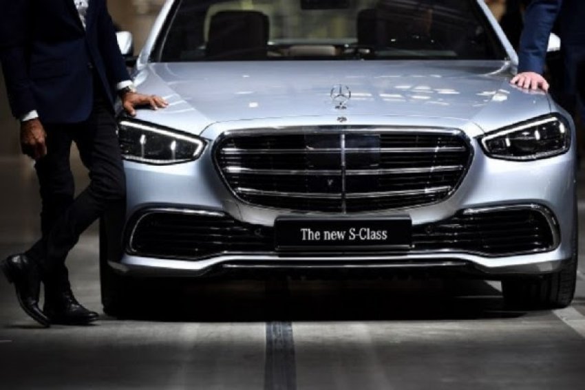 Mercedes tërhoqi 124.000 makina