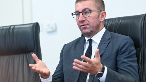 Mickoski edhe në vitin e ri: Do t’i sigurojmë 61 deputetët!