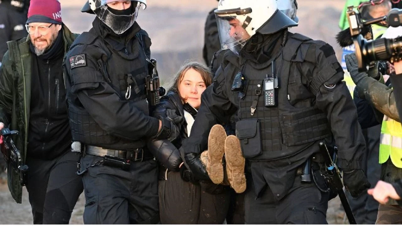 (VIDEO) Gretha Thunberg arrestohet në protesta në Gjermani