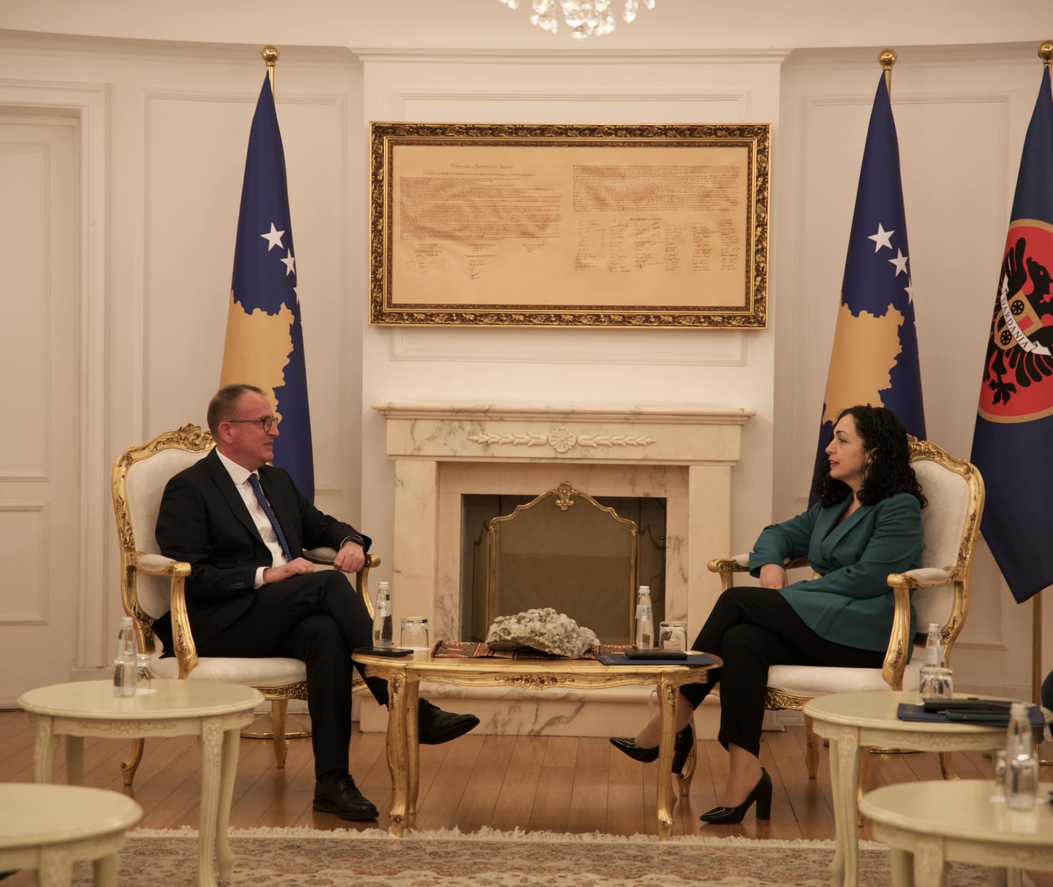 (VIDEO) Taravari takime me krerët e shtetit dhe politikës së Kosovës