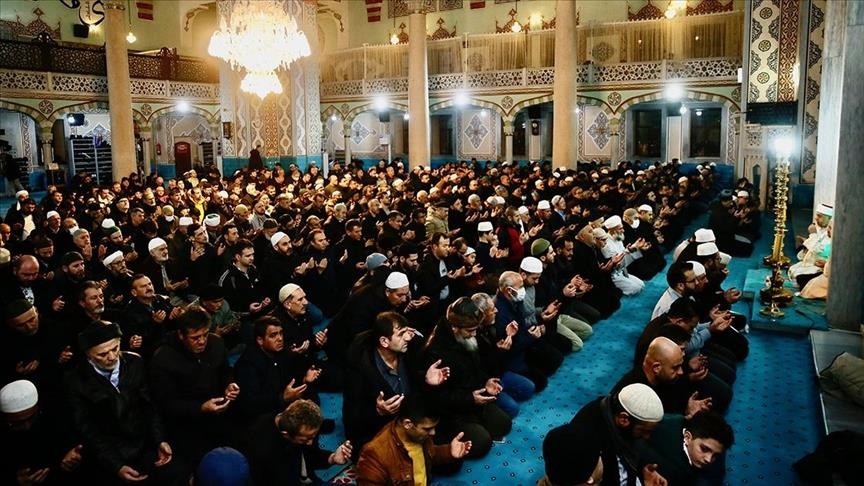 Türkiye, në 90 mijë xhami të vendit lexohet Kuran dhe bëhet lutje në reagim ndaj Suedisë