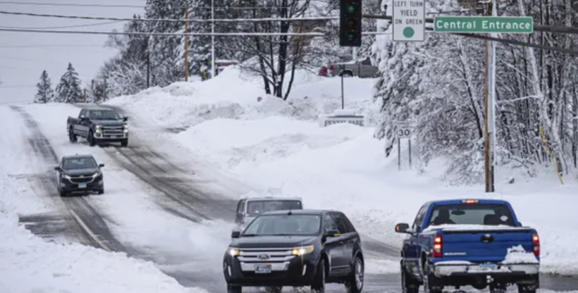 Stuhia e borës godet SHBA-në, mbyllen shkollat