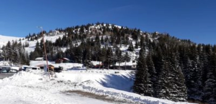 DPHM: Nesër reshje të dobëta të borës në male, prej pasnesër mot stabil me temperatura më të larta