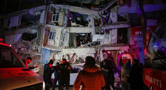 Rëndohet bilanci i viktimave dhe i të lënduarve nga tërmeti në Turqi