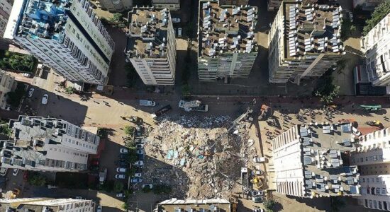 Mbi 5 mijë e 600 ndërtesa u shembën gjatë dhe pas tërmetit në Turqi