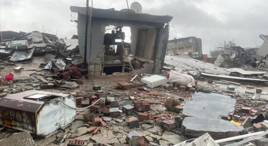 Palestinezët formojnë njësi të ndihmës urgjente për të prekurit e tërmetit në Turqi