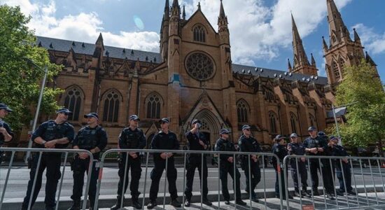 Australi, trazira në funeralin e kardinalit të akuzuar për ngacmim seksual të fëmijëve