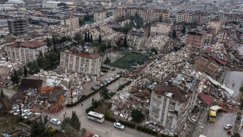 300 mijë njerëz evakuohen me aeroplan nga zonat që u prekën nga tërmetet në Turqi