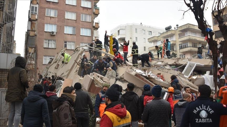 Ekipe shpëtimi nga Holanda dhe Rumania nisen për të ndihmuar Türkiye-n pas tërmetit shkatërrues