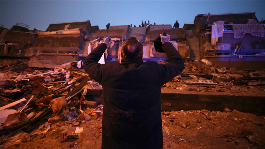 Më shumë se 2 mijë e 700 persona të vdekur nga tërmetet në Siri dhe Turqi