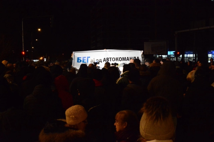 Qytetarët e lagjes Autokomandë sërish në protestë, janë të pakënaqur nga furnizuesi i ri me energji ngrohëse