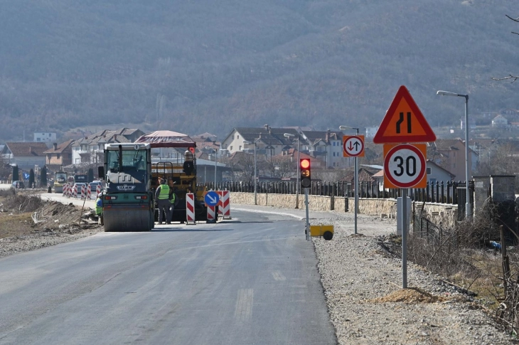 Boçvarski: Deri në vjeshtë pritet përfundimi i rikonstruimit të rrugës Strugë – Qaf Thanë