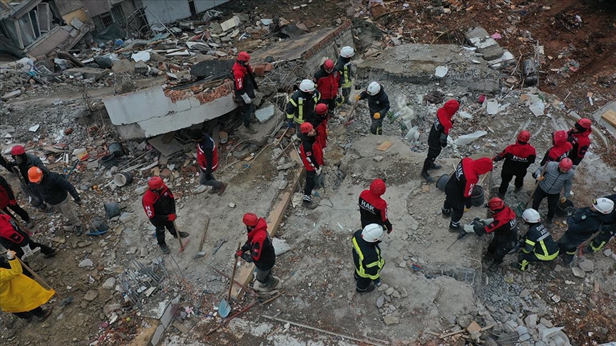 Qyteti i Shkupit dërgon ekip zjarrfikësish në Türkiye për operacionet e shpëtimit