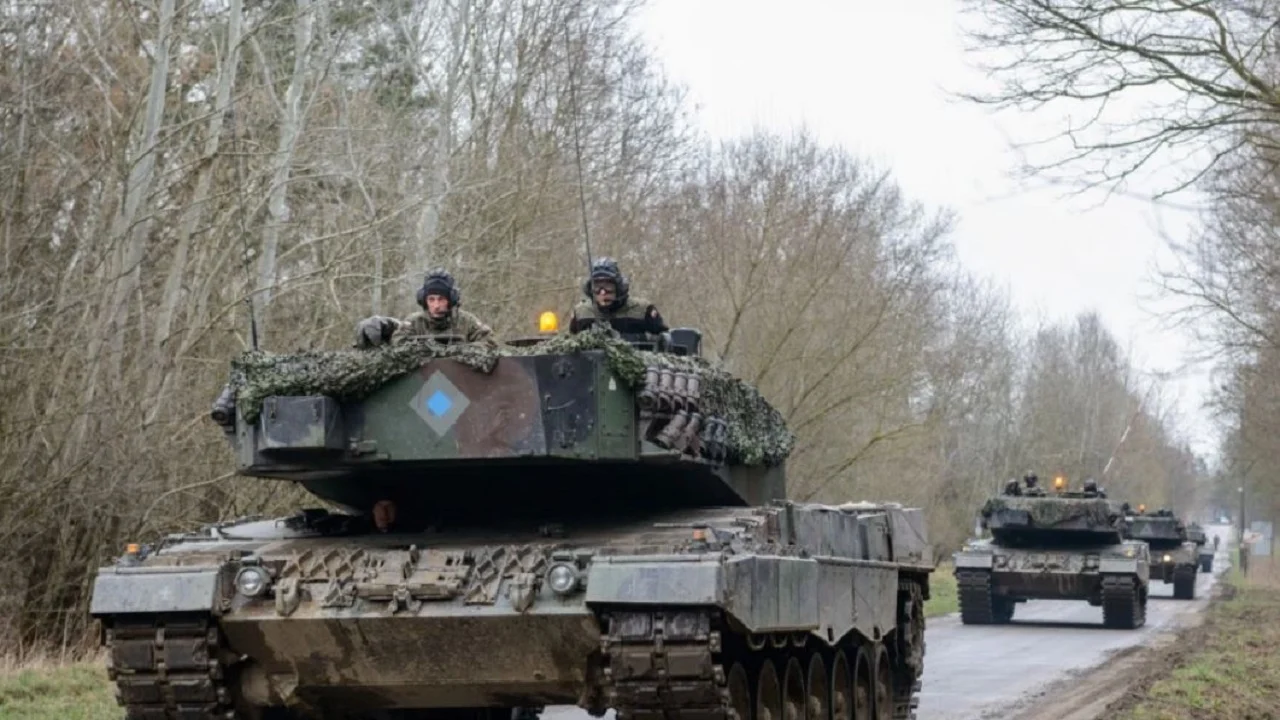 Perëndimi furnizon me armë Ukrainën/ Medvedev: Rusia duhet të rrisë prodhimin e tankeve
