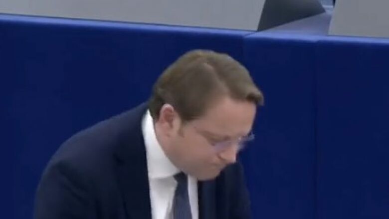 Mikrofoni mbeti i ndezur, Komisioneri hungarez i BE-së Varhelyi i quajti anëtarët e Parlamentit Evropian “idiotë”