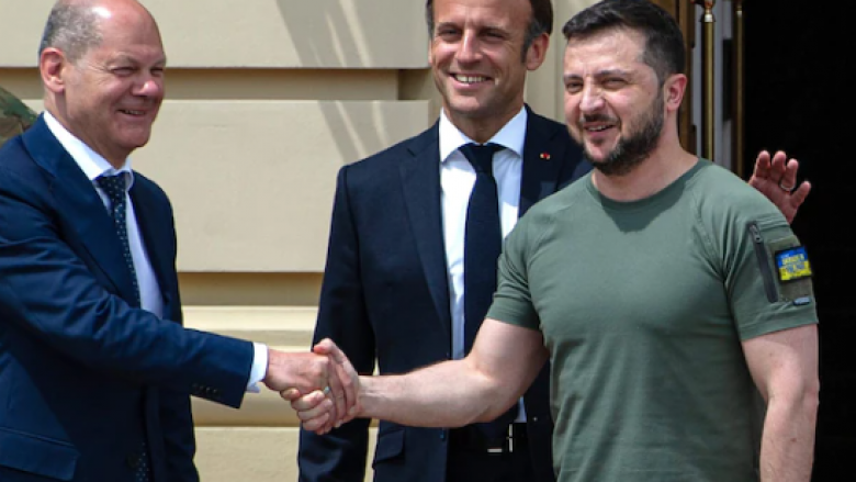 WSJ: Macron dhe Scholz e këshilluan Zelenskyn që të fillojë negociatat e paqes me Rusinë