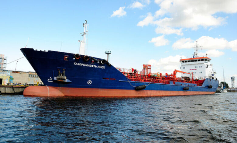 Flota misterioze: Pavarësisht sanksioneve, Rusia dërgon naftë në mbarë botën