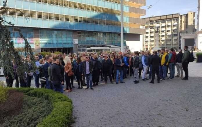 Të punësuarit në Ministrinë e Kulturës në protestë, kërkojnë rritje të pagave