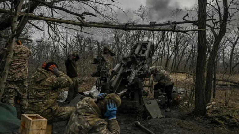 Lufta në Ukrainë, aleati i Putinit thotë se “situata në Bakhmut ‘e vështirë, shumë e vështirë’”