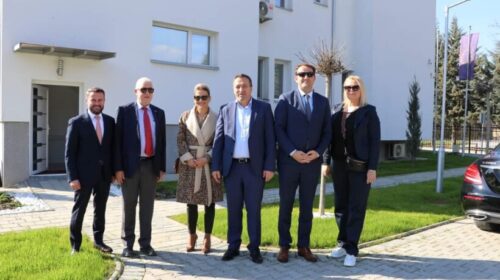Kryetari i Sarajit takon ambasadorët e Shqipërisë dhe Malit të Zi