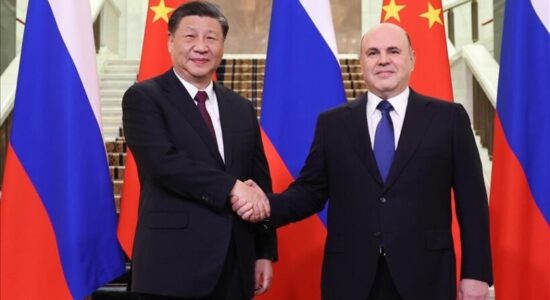 Kryeministri rus: Rusia dhe Kina do të arrijnë shkëmbim tregtar prej 200 miliardë dollarë