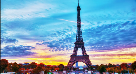 Protestat e dhunshme në Francë për pensionet, mbyllet përkohësisht Kulla Eiffel