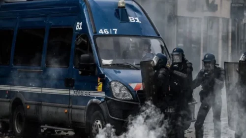 Forcat e sigurisë përleshen me protestuesit, tubime të dhunshme në Francë