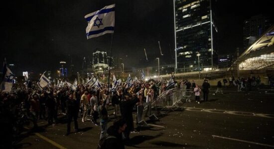 Zyrtari i lartë i policisë izraelite: Kemi humbur kontrollin mbi protestat