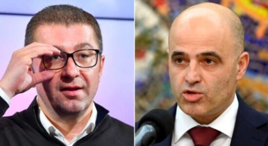 (VIDEO) Mickoski dhe Kovaçevski ironizojnë njëri tjetrin për “amnistinë për “Monstrën”