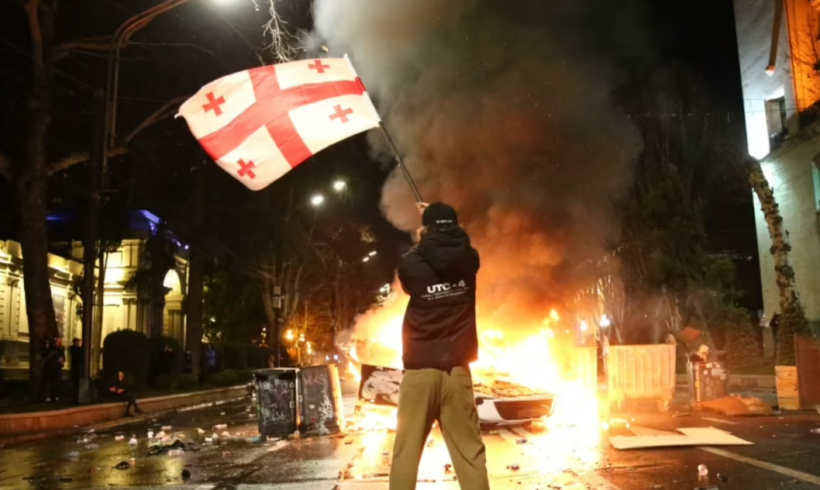 Gjeorgjia tërheq ligjin për “agjentët e huaj” pas protestave të dhunshme