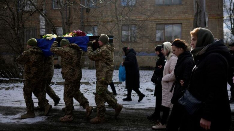 Rusia humbi 5 herë më shumë ushtarë në Bakhmut sesa Ukraina