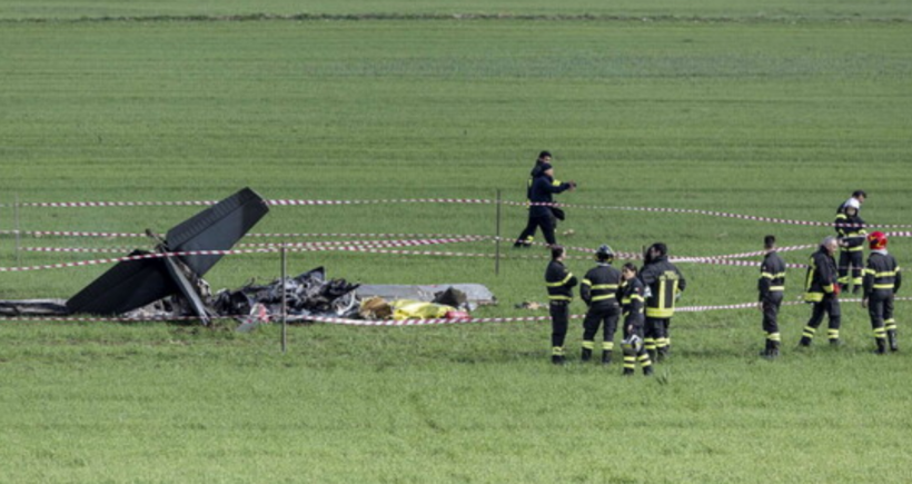 Përplasen dy avionë ushtarakë në Romë, humbin jetën pilotët