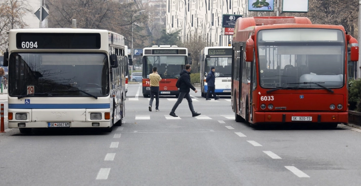Transportuesit privatë dhe Qyteti i Shkupit arritën marrëveshje