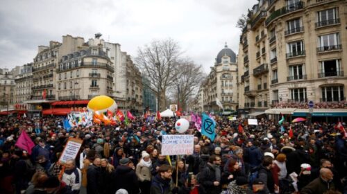 Kundër rritjes së moshës së pensioneve, francezët vijojnë protestat prej një jave