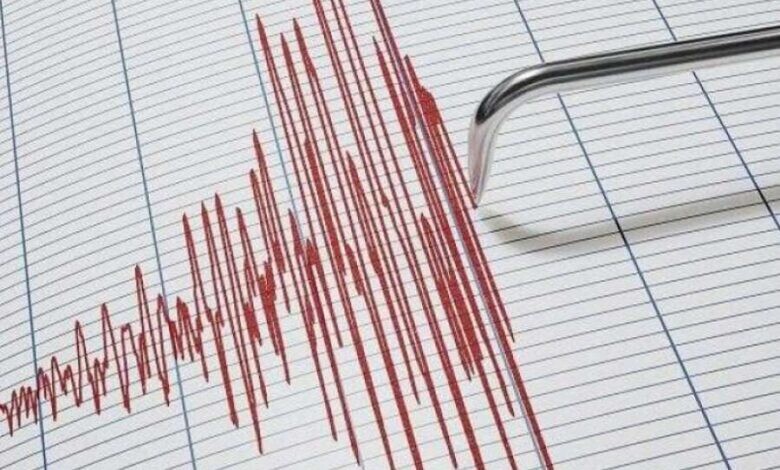 Tërmet me magnitudë 7.3 në Indonezi, paralajmërimin për cunami