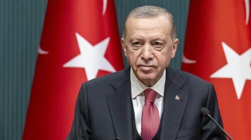 Presidenti Erdoğan bisedon me krerët e Sudanit, fton palët t’u japin fund përleshjeve