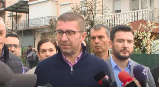 (VIDEO) Mickoski pranon ndryshime kushtetuese sipas shembullit kroat