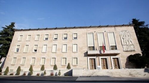 Shqipëria anulon regjimin pa viza për shtetasit rusë