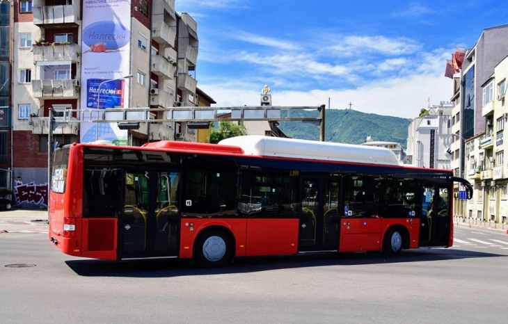 Autobusët më 1 maj do të qarkullojnë sipas orarit të së dielës